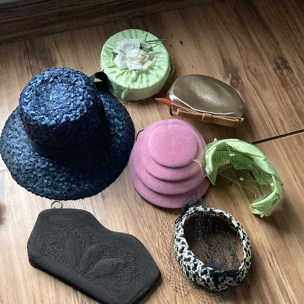 VINTAGE 40s Hats and Handbag